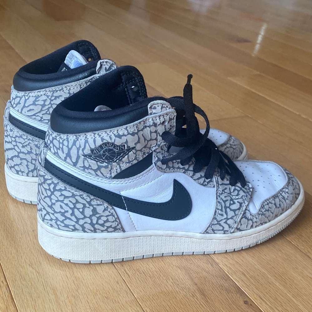 Nike Gray Sole Sneakers